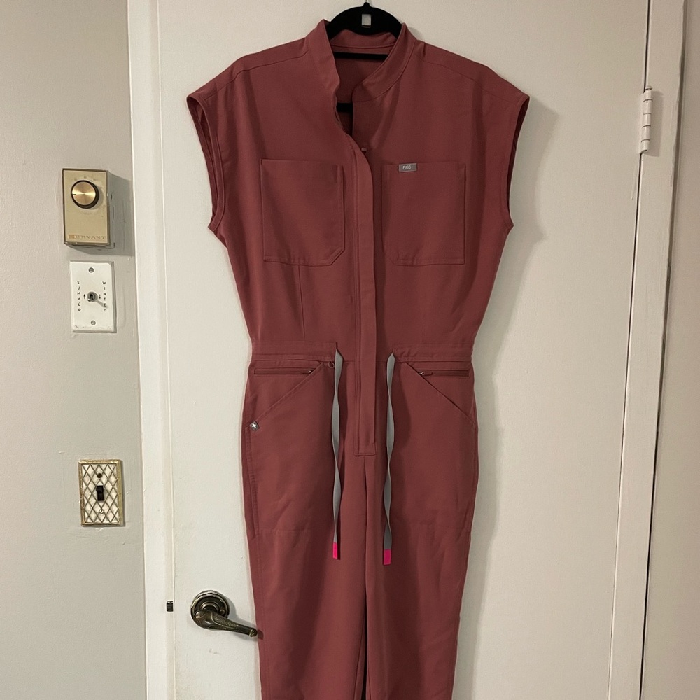 FIGS Mauve Rafaela Cargo ScrubJumpsuit (XS)